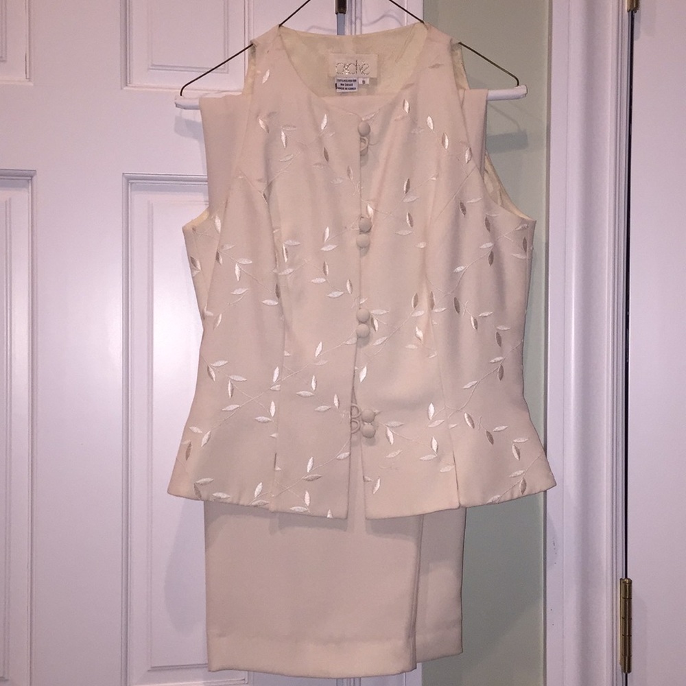PETITE: caché fitted vest and pant